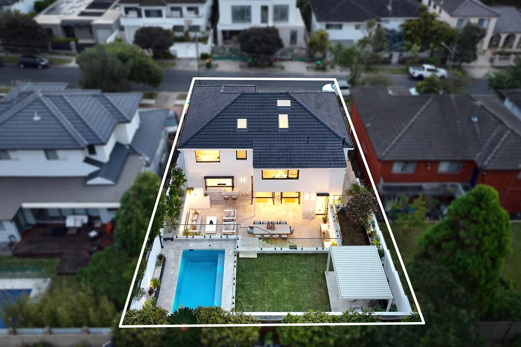South Coogee 4 Bedroom New Architectural Masterpiece With Pool In Prized Coastal Address