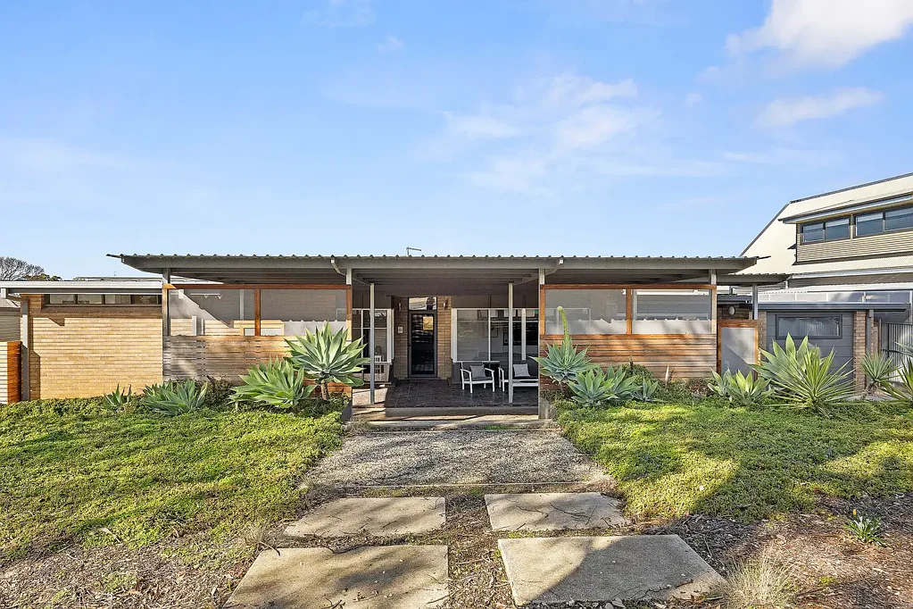 FULLY FURNISHED - LEASED