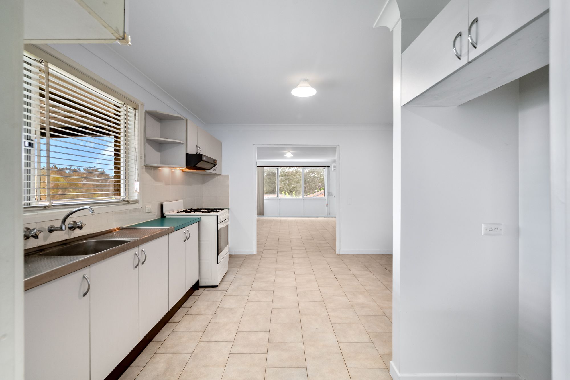 10 METHIL PL, ST ANDREWS NSW 2566, 0房, 0浴, House