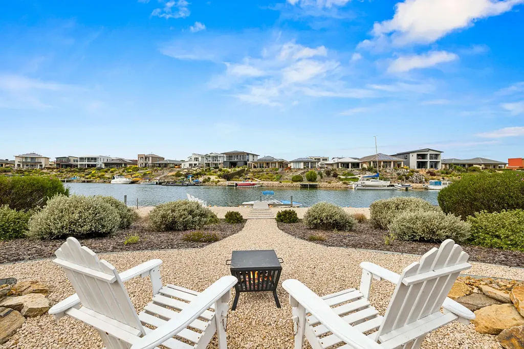 5D Blanche Parade, Hindmarsh Island, SA 5214