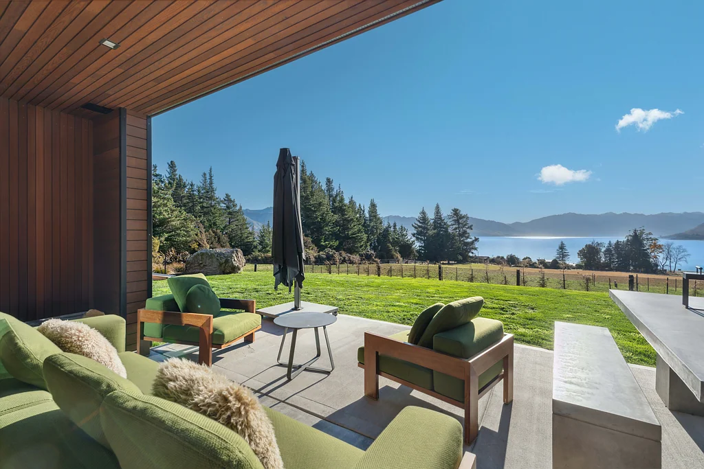 Lake Hawea 3બેડરૂમ Spectacular Lake Views, Tranquil Retreat