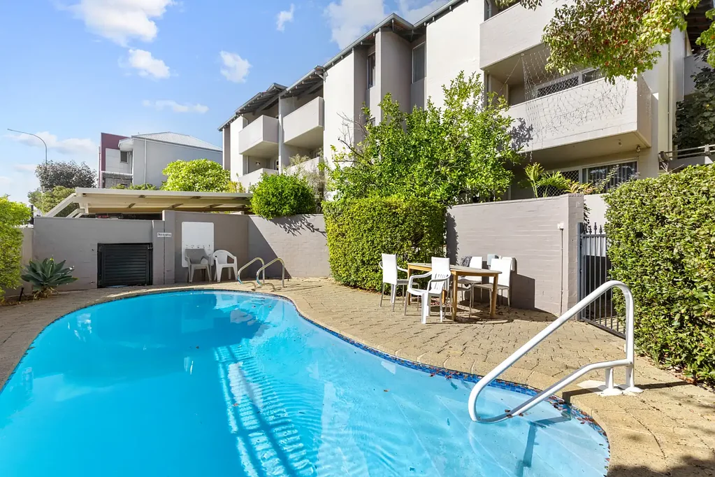 Wembley 2房  Stylish Starter Home in a Secure Wembley Complex