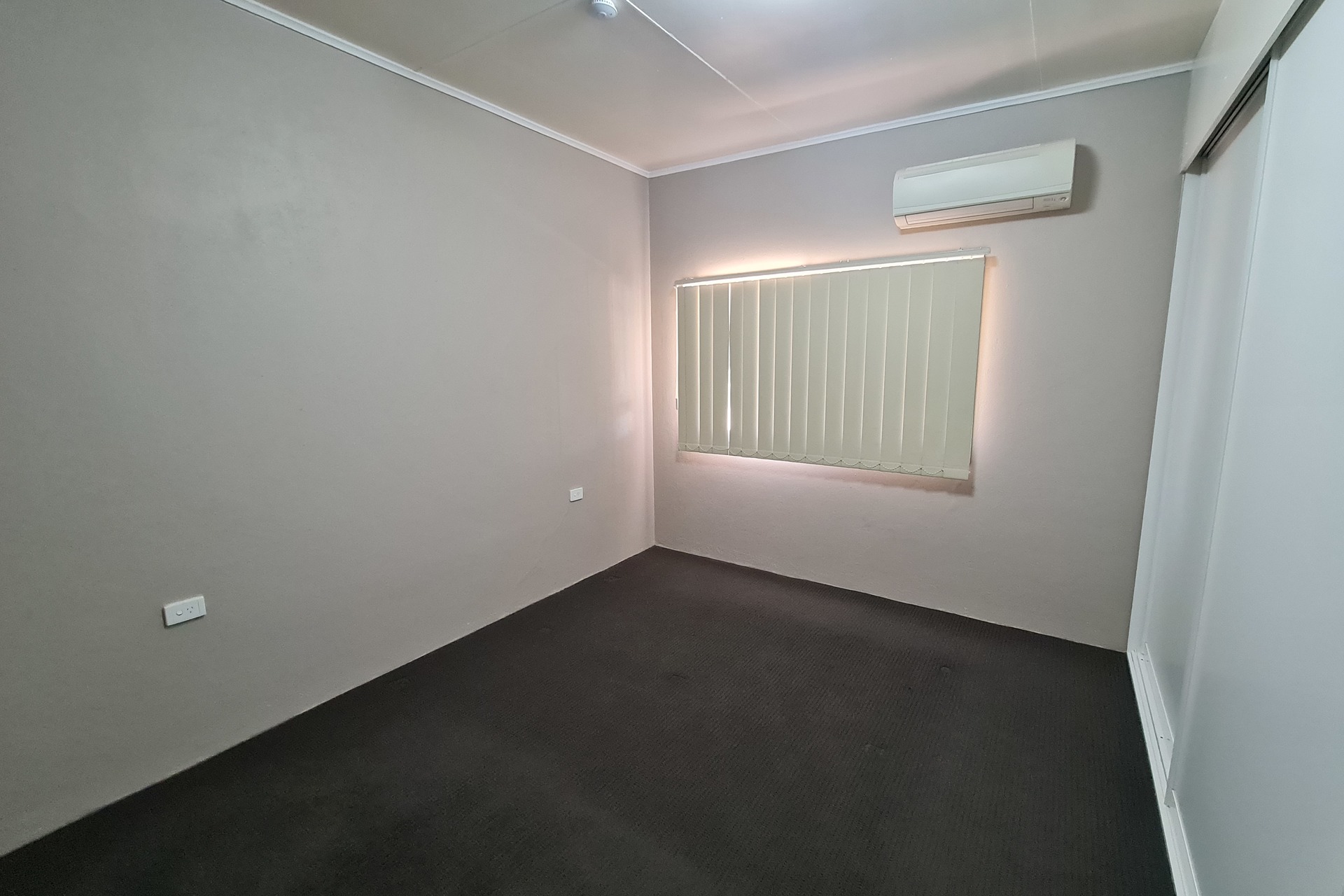 FLAT 1 146 WEST ST, WINSTON QLD 4825, 0 Schlafzimmer, 0 Badezimmer, Unit