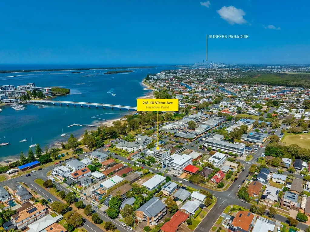 Paradise Point 2房  Fully Renovated, Oversized Beachside Apartment - Boutique Block of 9