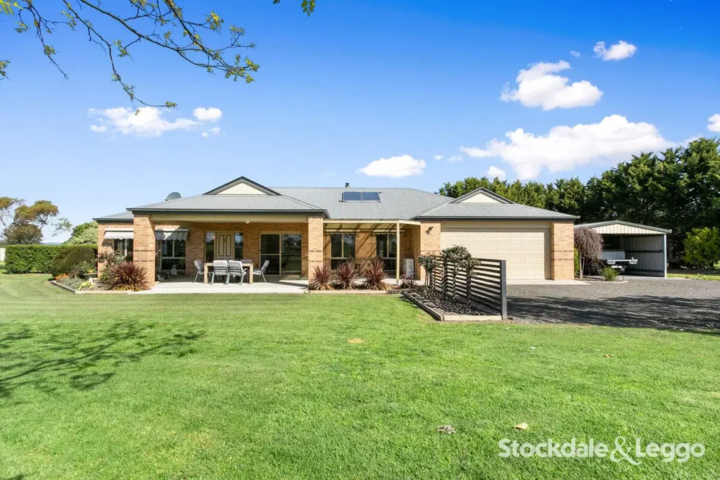 Glengarry 4ਬੈੱਡਰੂਮ Embrace Tranquility in this Stunning Sandstone Residence – Your Ideal Rural Escape Awaits