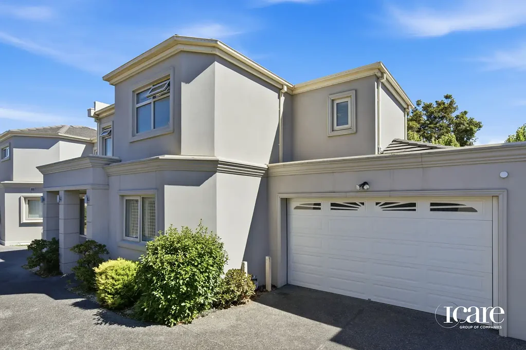 Box Hill North 4બેડરૂમ Elegant French-Inspired Residence with Exceptional Natural Light in Box Hill North