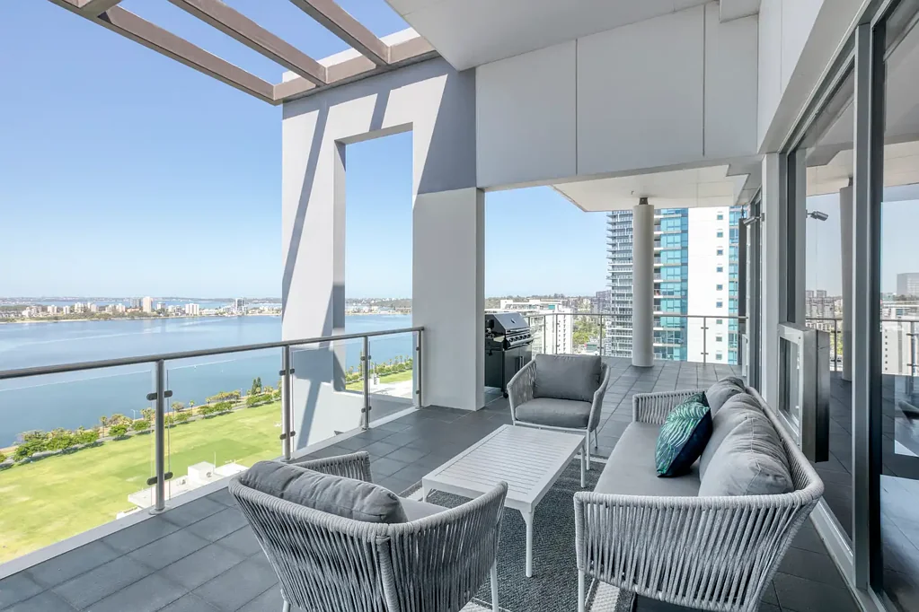 East Perth 3ਬੈੱਡਰੂਮ Penthouse Perfection: Breathtaking 360° Views in East Perth!