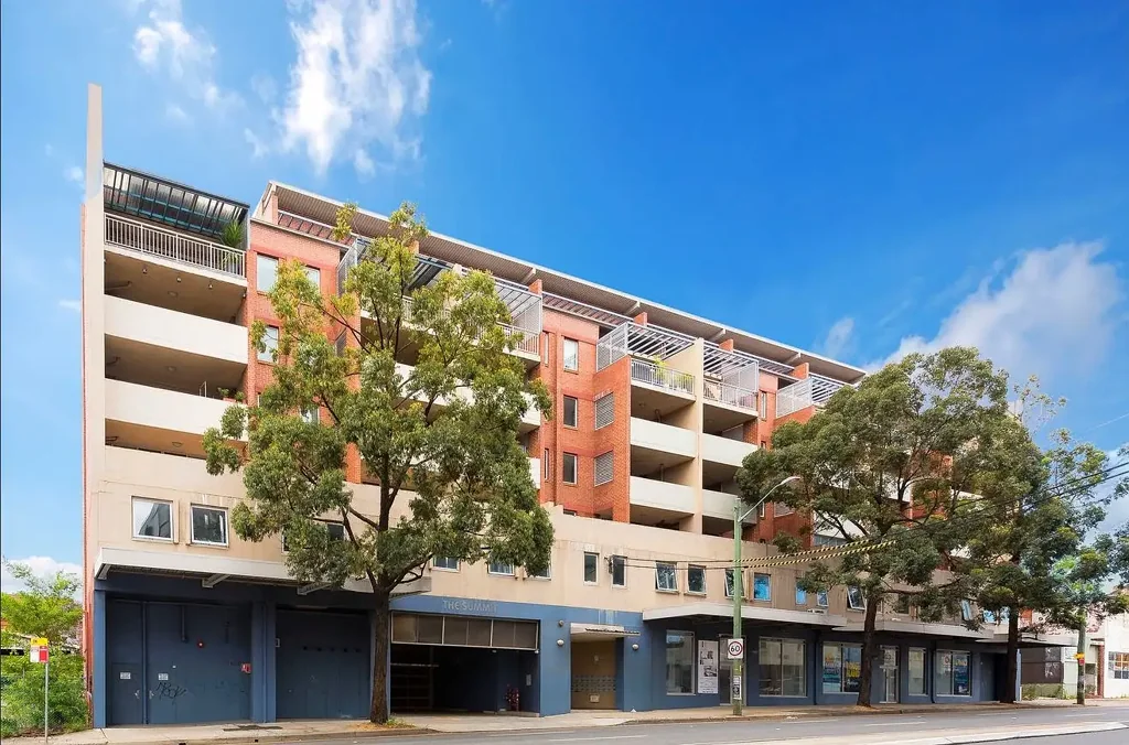 Convenient location 1 bedroom apartment in Homebush!