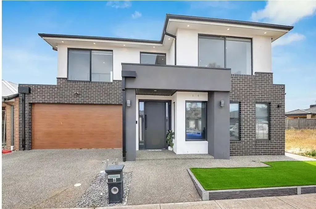 A beautiful double storey house with two kitchens