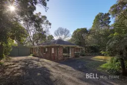 32 Mountain Road, Cockatoo