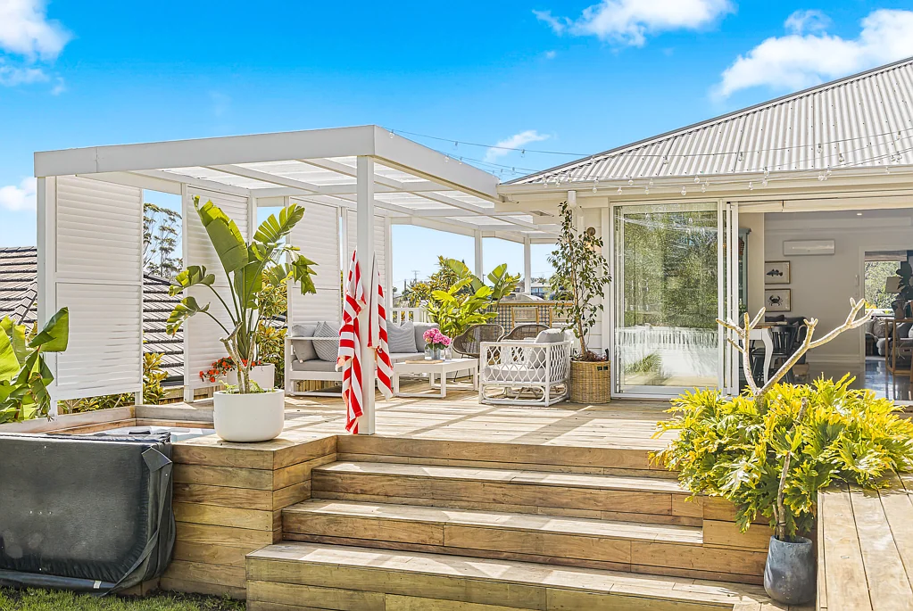 Red Beach 5Kwarto Coastal Charm Meets Resort-Style Living