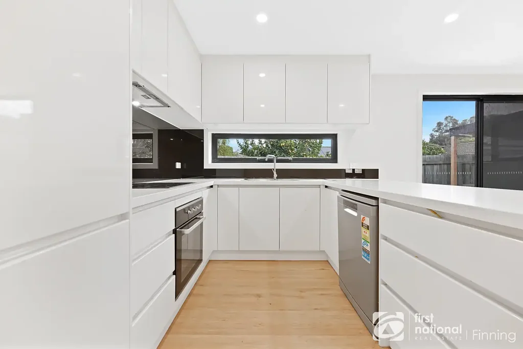 Cranbourne North 2Kwarto BRAND NEW, CUTE LITTLE START, MOVE IN READY!