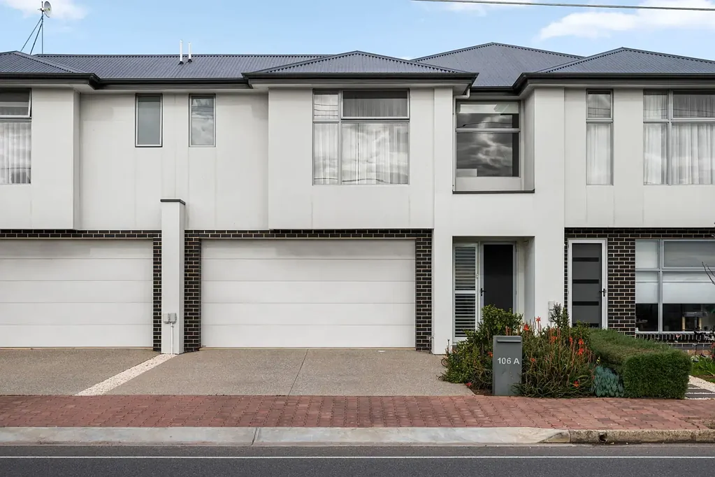 Morphettville 3房  Modern Family Living in a Prime Morphettville Position