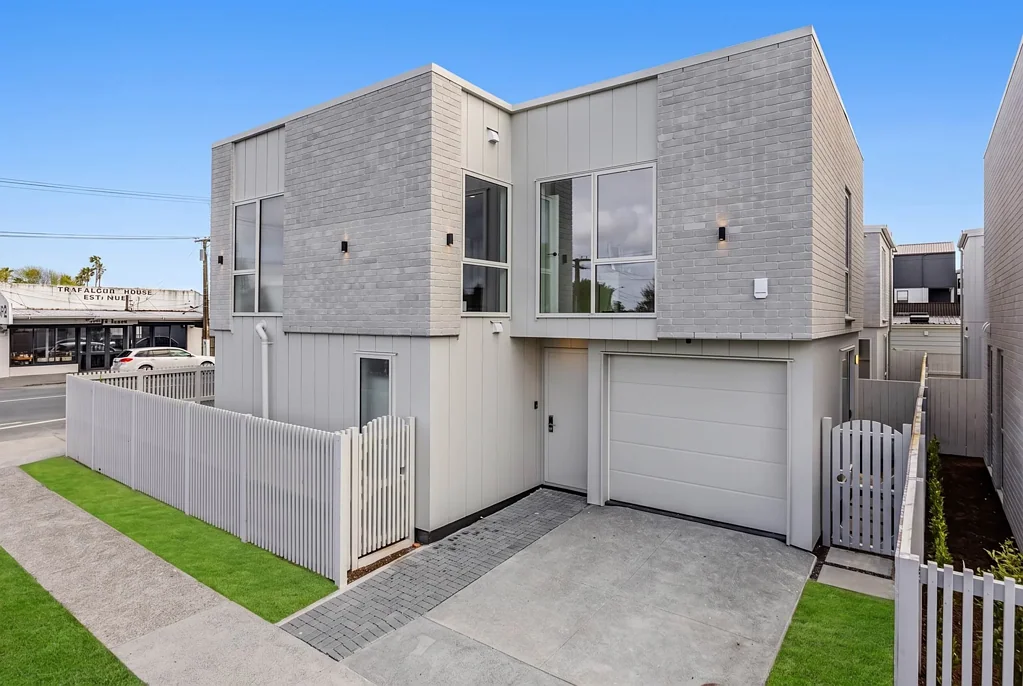 Royal Oak 4 Bedroom Modern, Spacious Living in the Heart of Onehunga