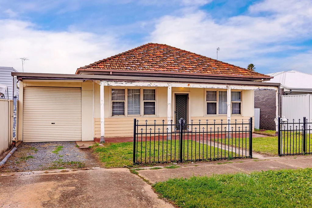 Royal Park 3 Bedroom Potential to Renovate, Reimagine or Rebuild
