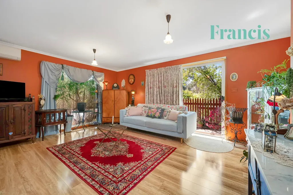 16 Hindle Place, Gordon, ACT 2906