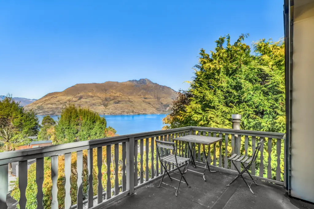 Fernhill/Sunshine Bay 1部屋 Renovator’s dream with views and potential