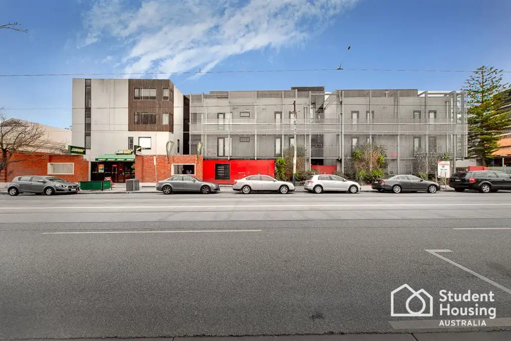 "Campuswalk One" - Walk to Monash Caulfield - Three bedrooms apartment, leased by bedroom