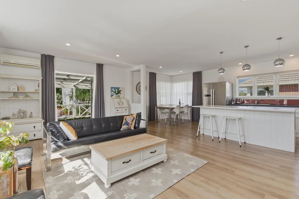 Upper Riccarton 4 Slaapkamer House + Sleepout, TC 1 Land
