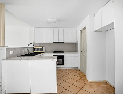 2/52 Newman St, Merrylands, NSW 2160, 3房, 2浴, Townhouse