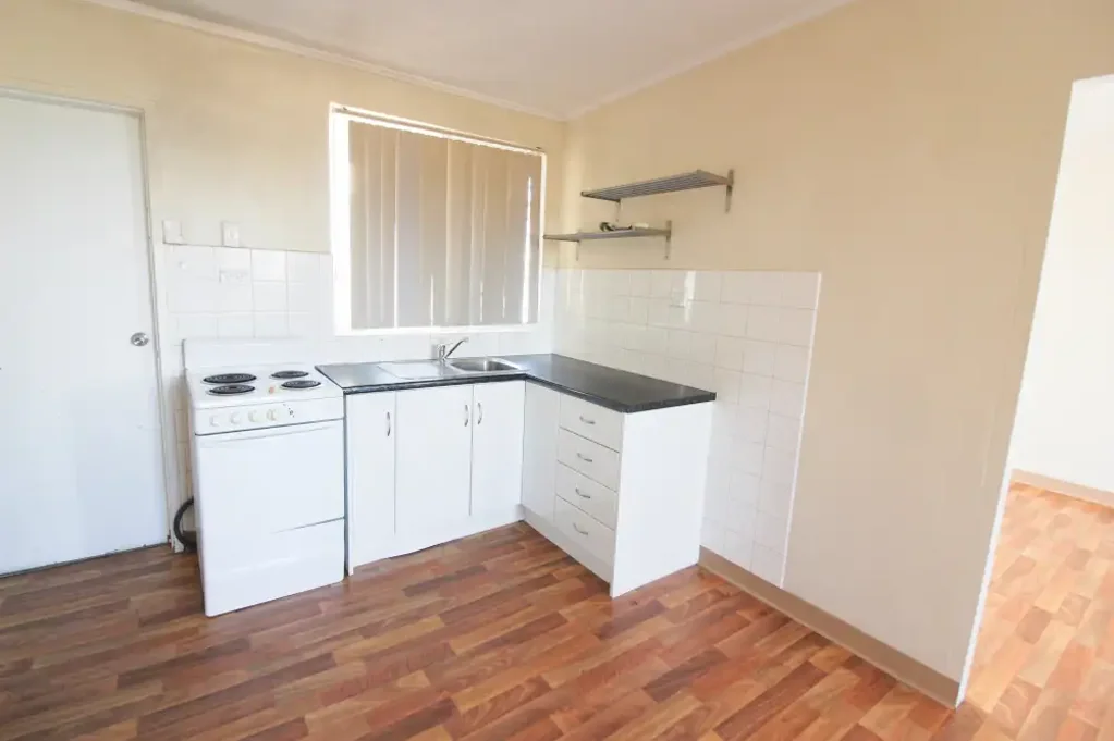 2 Bedroom unit with yard!