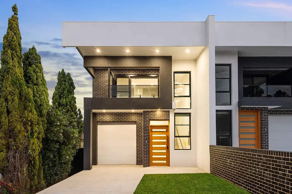 Peakhurst 5 Bedroom Brand New Double Brick Masterpiece - Ultimate in Luxury & Entertaining