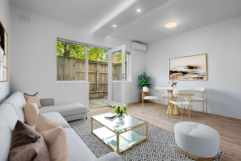 Ground Floor Gem With Courtyard!
