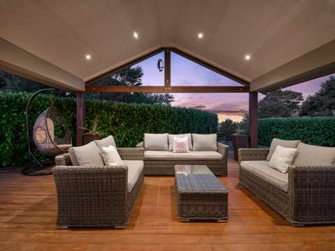 Dairy Flat Solid - Rendered Brick Home - Tranquil Location!