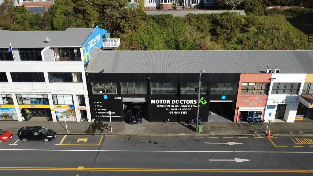 Thorndon Warehouse With Great Visibility