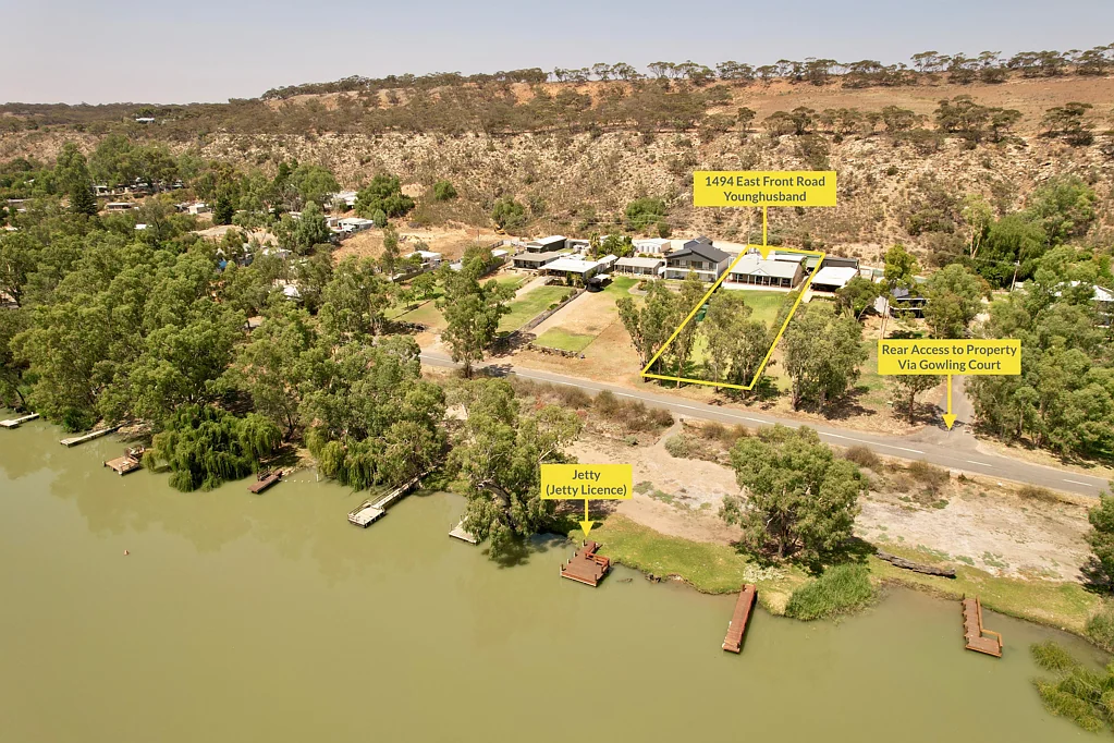 Younghusband 5 Bedroom Spectacular Family Home plus Studio, Great Shedding with Direct River Access