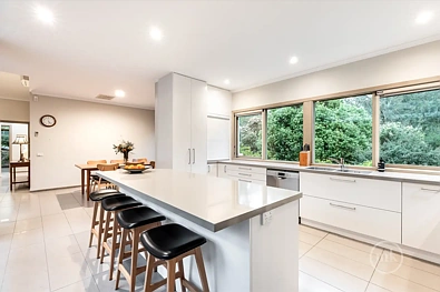 35 Sweeneys Lane, Eltham, VIC 3095, 5房, 2浴, House