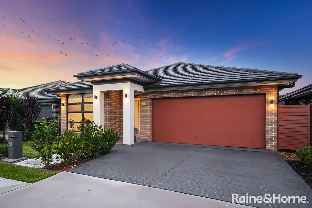 Oran Park 4બેડરૂમ Exceptional Family Home in a Prime Location