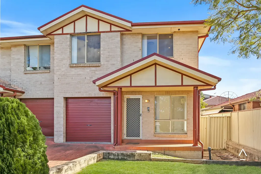 Tastefully Renovated, Immaculate And Stylish Sun Kissed Executive Style Four Bedroom Town Home In A Blue Ribbon, Park-Side Setting