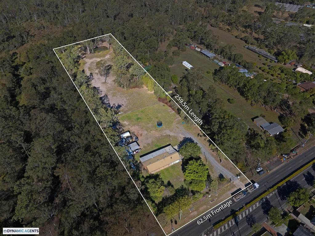 Waterford West 4Habitaciones Prime Development Opportunity in the Heart of Logan's Growth Corridor