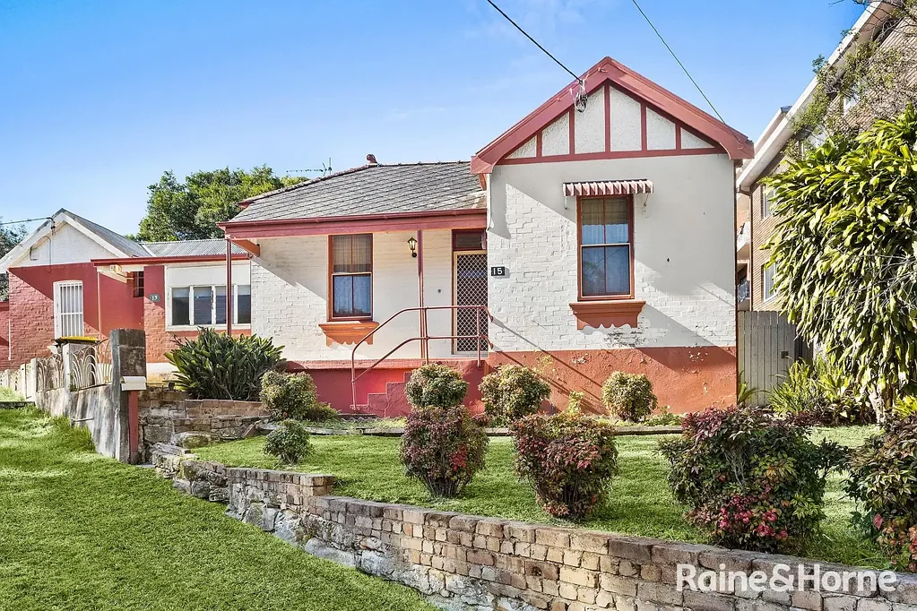 Kogarah 3房 黄金地段，潜力无限 Potential Plus in a Prime Locale