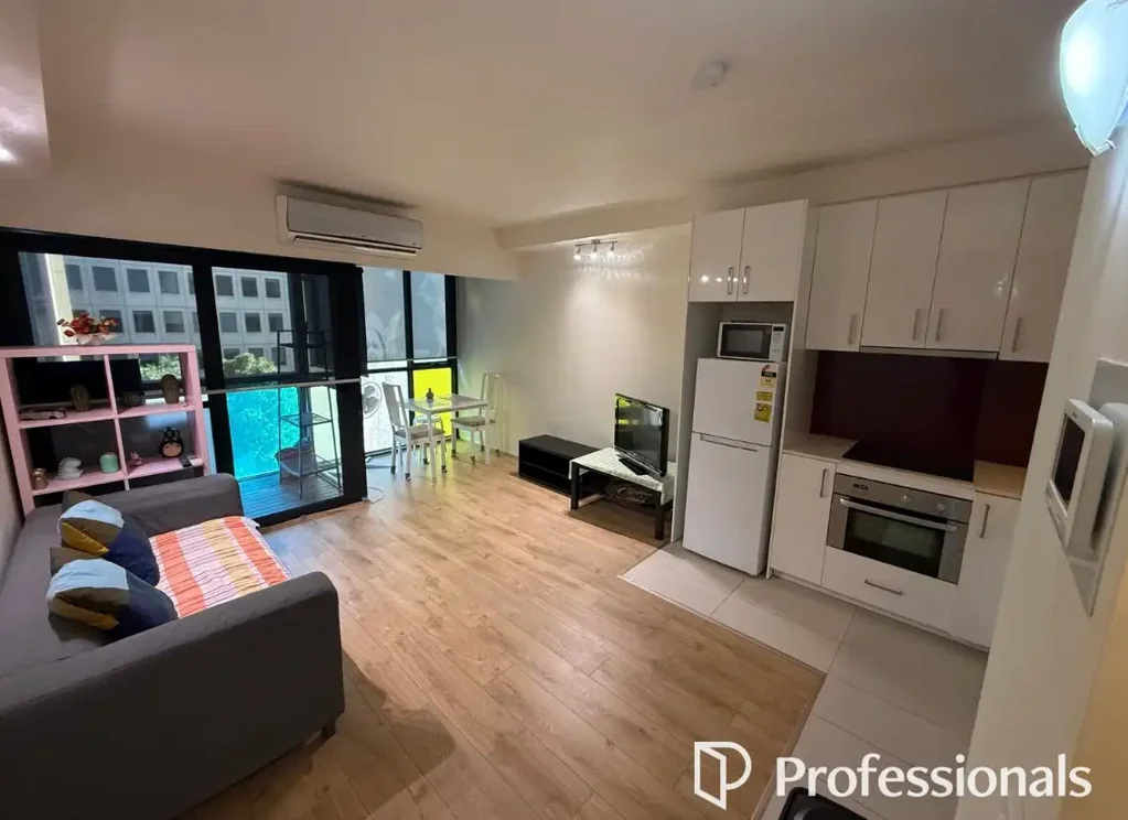 Fully furnished in heart location