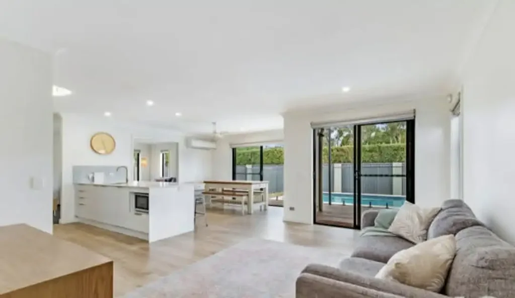 Oxenford 4બેડરૂમ Lifestyle & Location at 2 Appollo Place, Oxenford