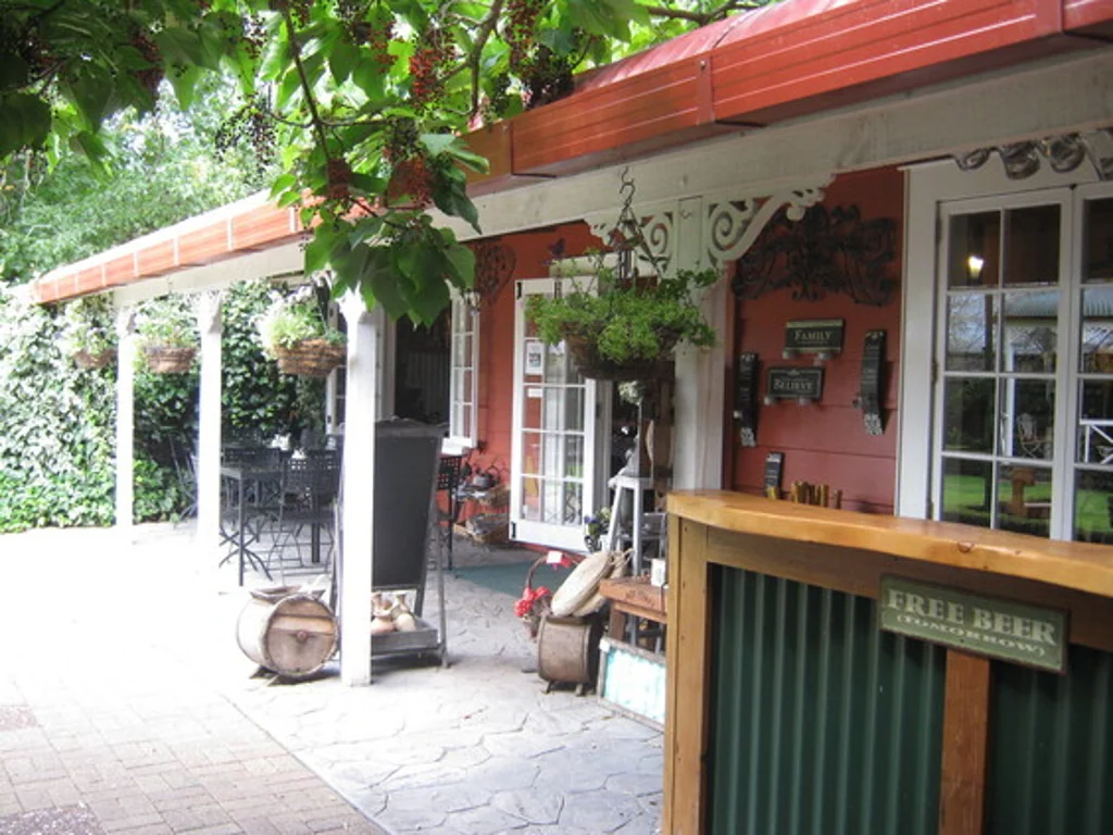 Cambridge A character-filled retail/office opportunity