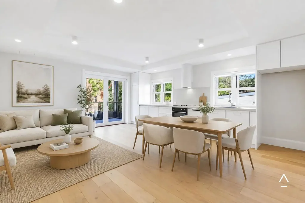 Tastefully Renovated Two Bedroom Art-Deco Apartment In The Heart Of Enmore
