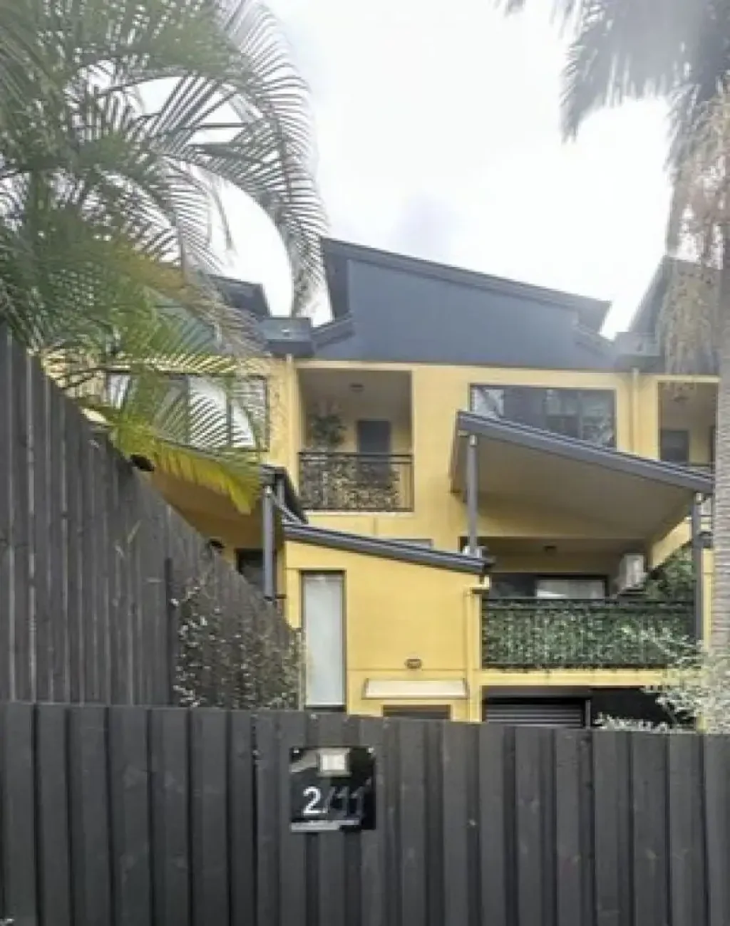 $800 Per Week - Includes water and Samsung Frame TV