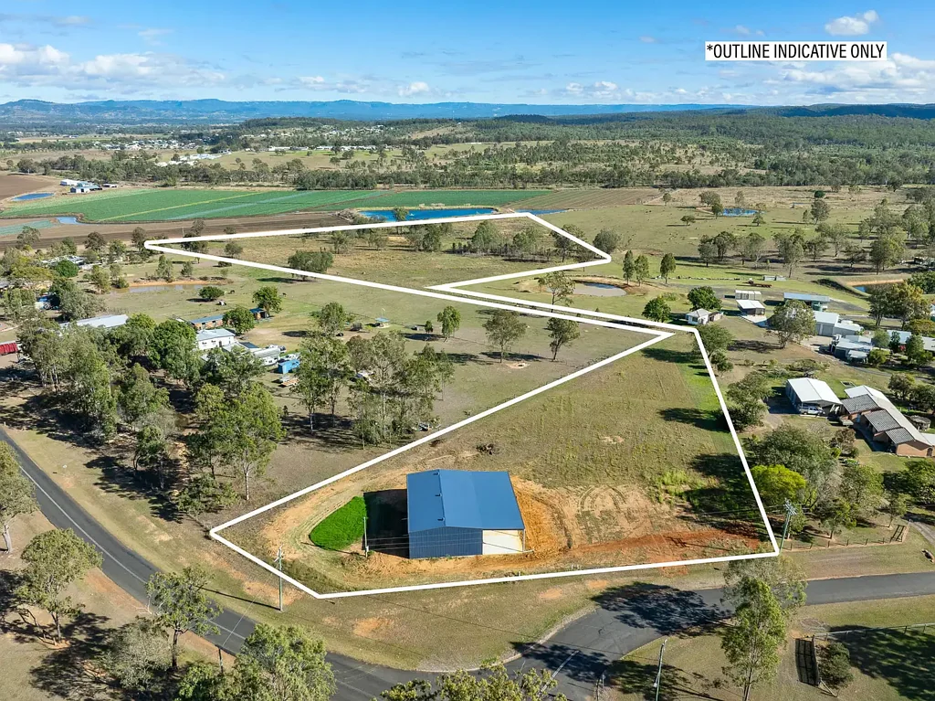 Placid Hills Acreage Lifestyle with Shed, Power & More!