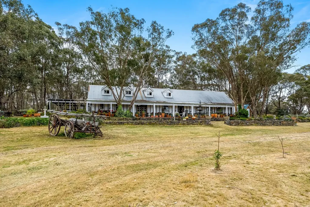 Moonlight Flat 7 Slaapkamer A VERSATILE PROPERTY WITH RURAL FRENCH ELEGANCE