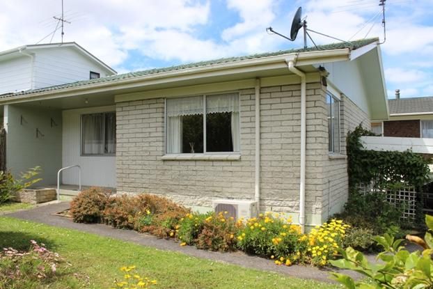 1/6 Pakira Avenue, Glendene, Auckland - Waitakere, 2 phòng ngủ, 1 phòng tắm