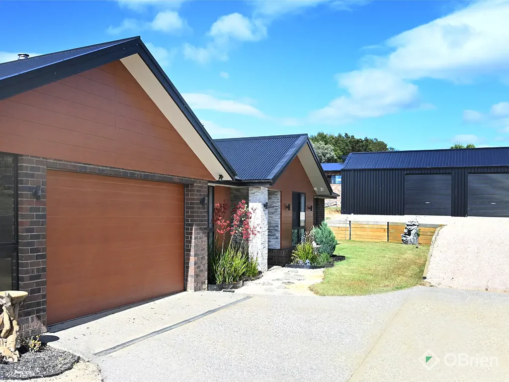 11 Vincent Court, Wy Yung, VIC 3875