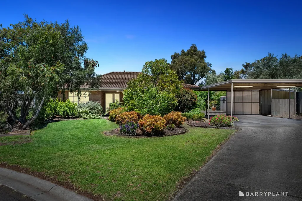 9 Simon Court, Brookfield, VIC 3338