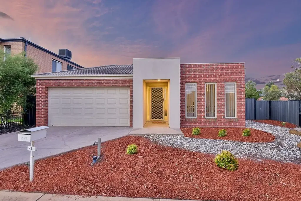 Quality Family Home in Sought-After Point Cook Pocket!!