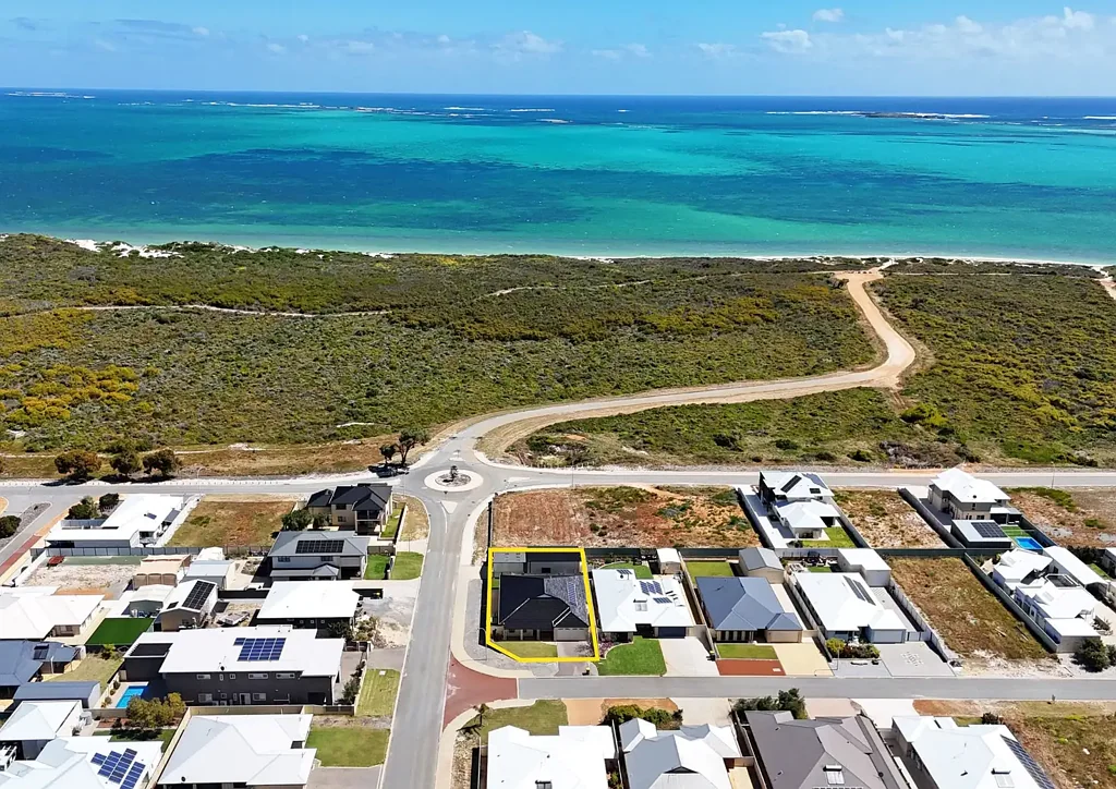 Jurien Bay 3Phòng ngủ Spacious Coastal Home in Exclusive Lookout Bay - Low-Maintenance Living at Its Best