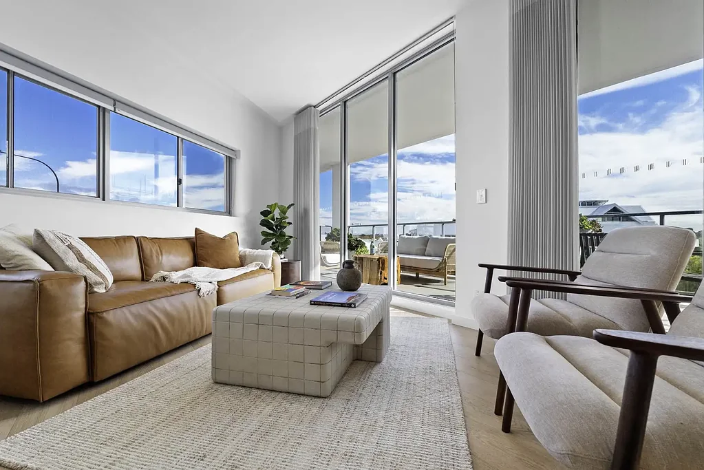 Subiaco 2房  Elevated Apartment Living in Prime Subiaco Locale!