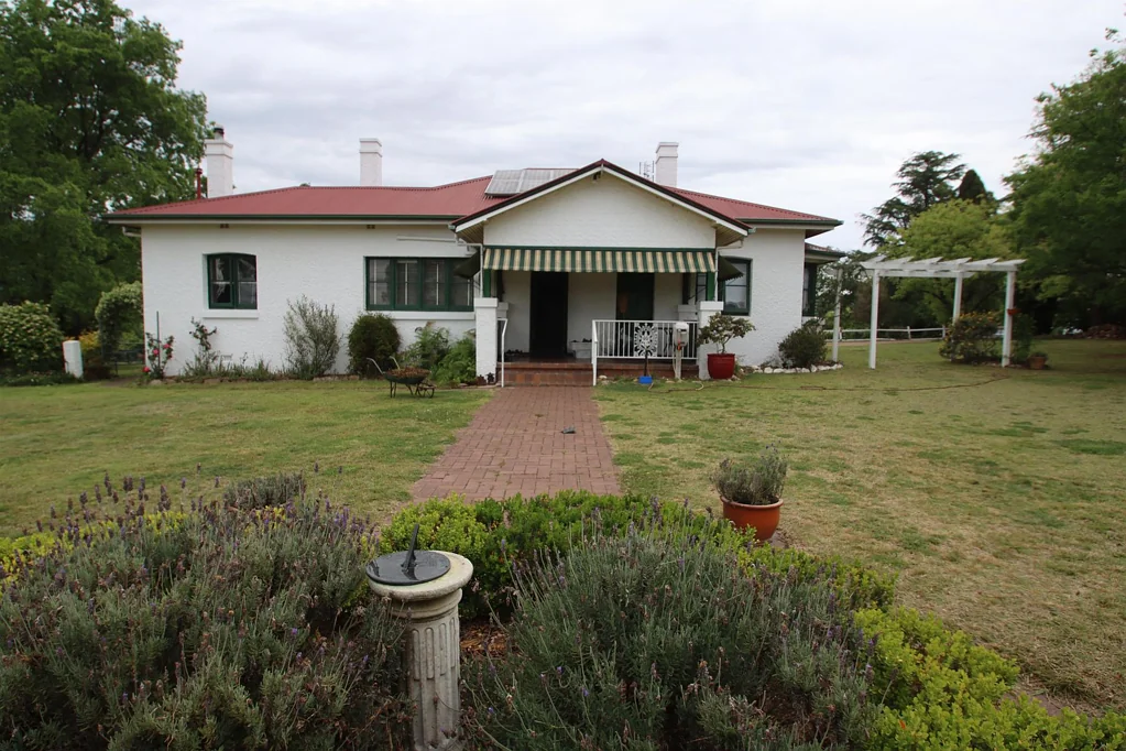 Tenterfield 4બેડરૂમ Family home in a great location?
