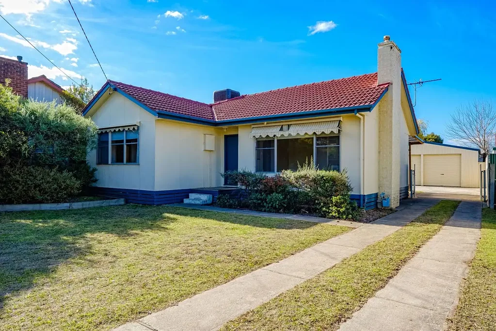 PERFECT SIZE, GREAT LOCATION, HUGE SHED!